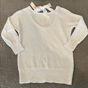 Elegant white Sweater with Bow Detail